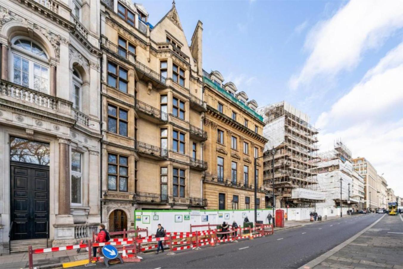 Apartment Old Spacious 2 Bedroom Flat With Pool Table Opposite Park 7 London
